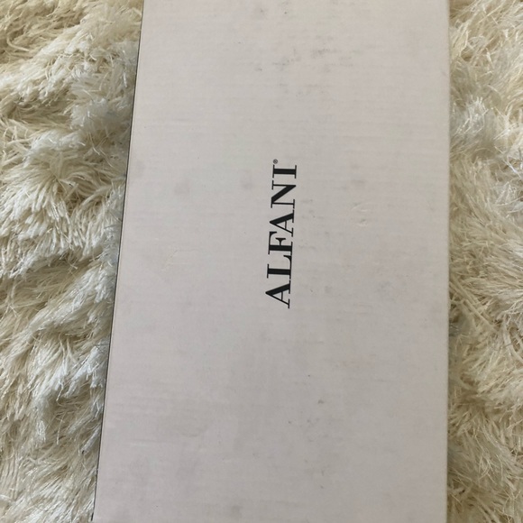 Good Condition - Alfani step n flex 8w - Picture 3 of 4